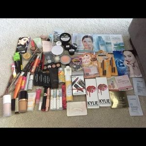 SOLD! MASSIVE makeup bundle